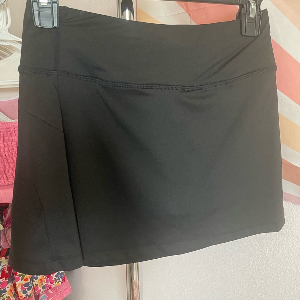 AMAZON tennis skirt